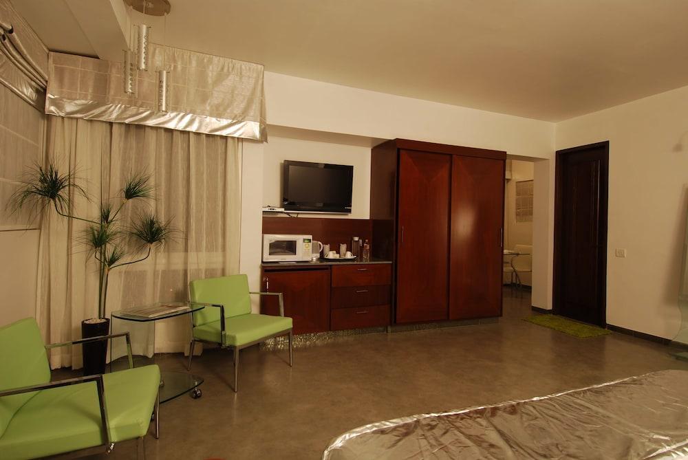 バンガロール パープル ロータス ブティック スイーツアパートホテル エクステリア 写真